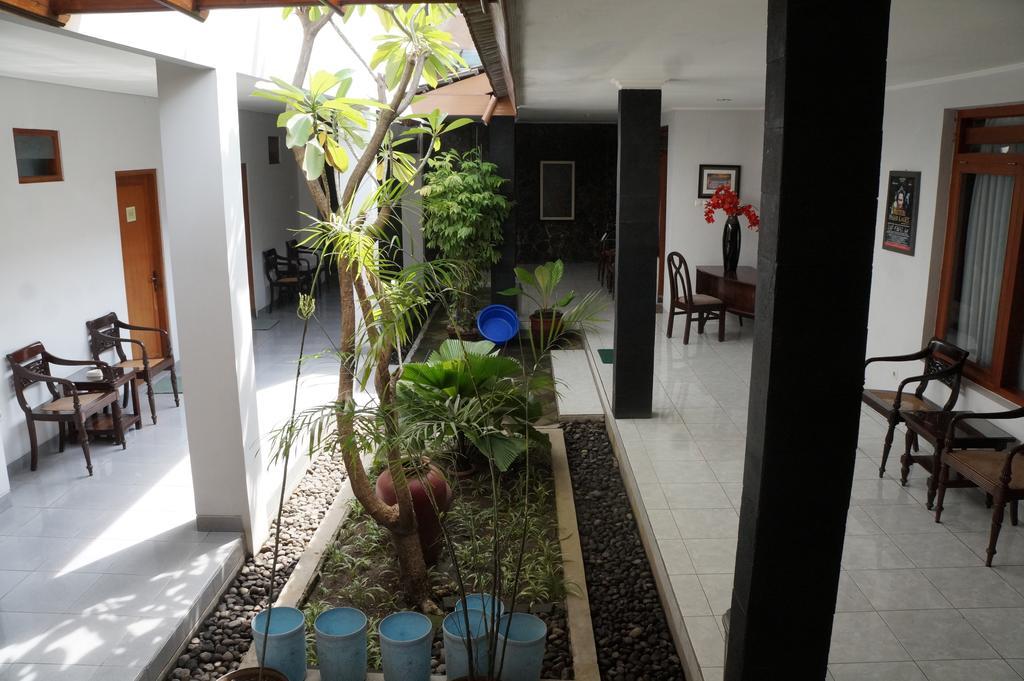 Hotel Kirana Yogyakarta Bagian luar foto
