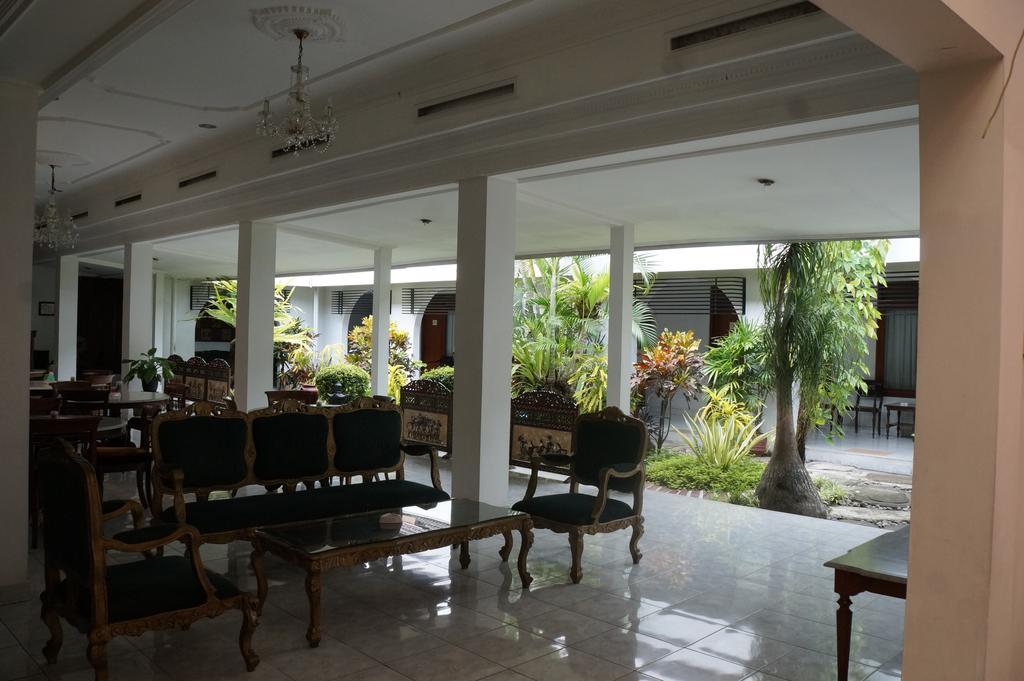 Hotel Kirana Yogyakarta Bagian luar foto