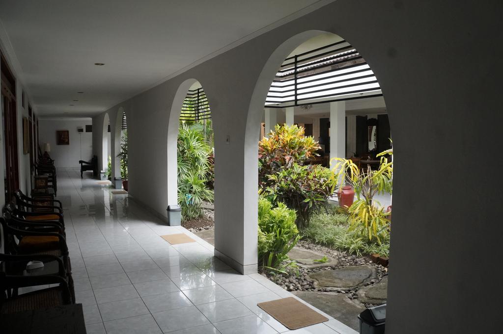 Hotel Kirana Yogyakarta Bagian luar foto