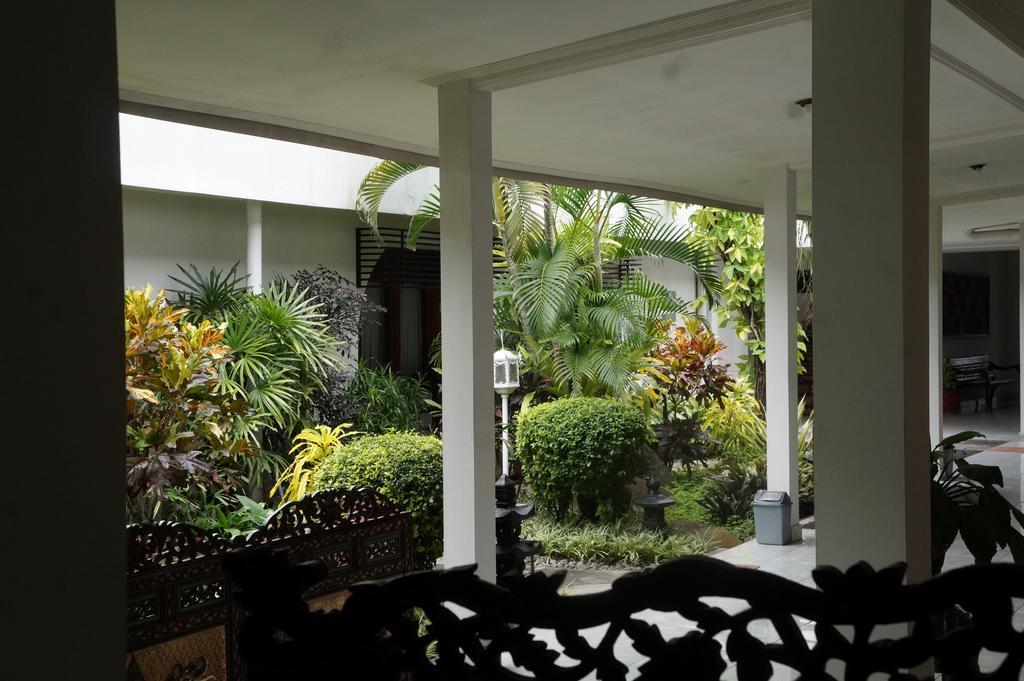 Hotel Kirana Yogyakarta Bagian luar foto
