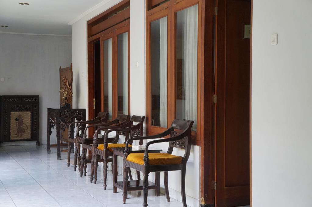Hotel Kirana Yogyakarta Bagian luar foto