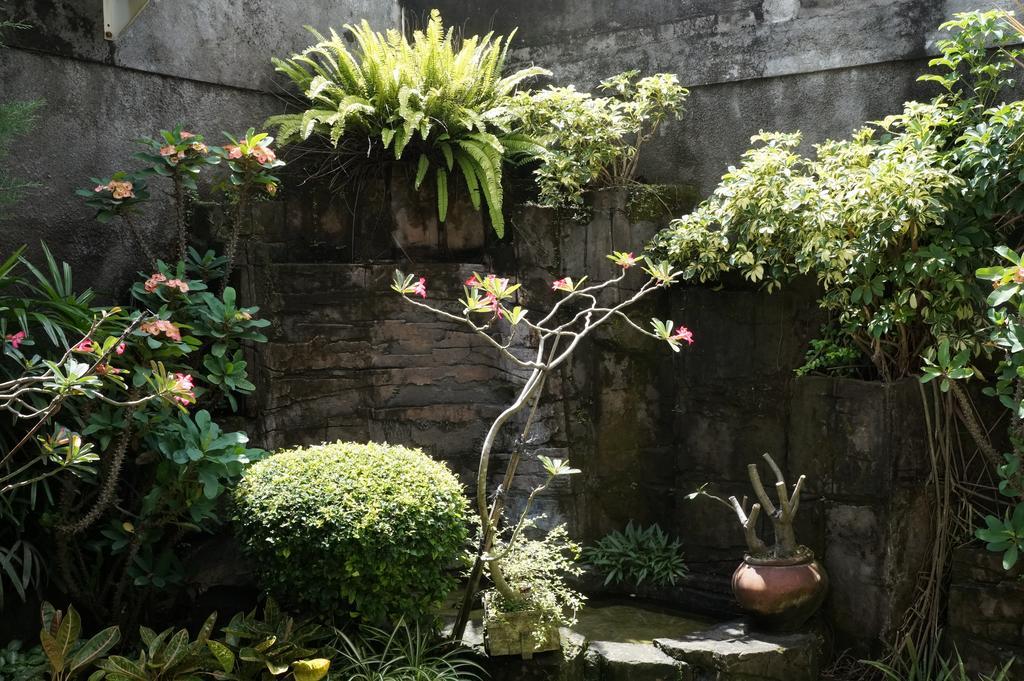 Hotel Kirana Yogyakarta Bagian luar foto
