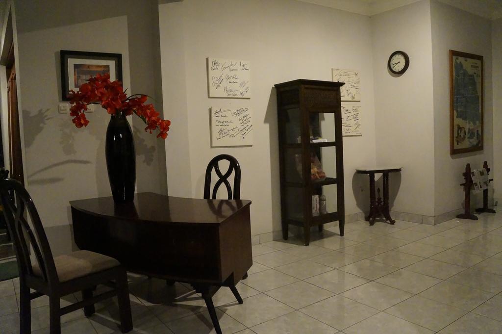 Hotel Kirana Yogyakarta Bagian luar foto