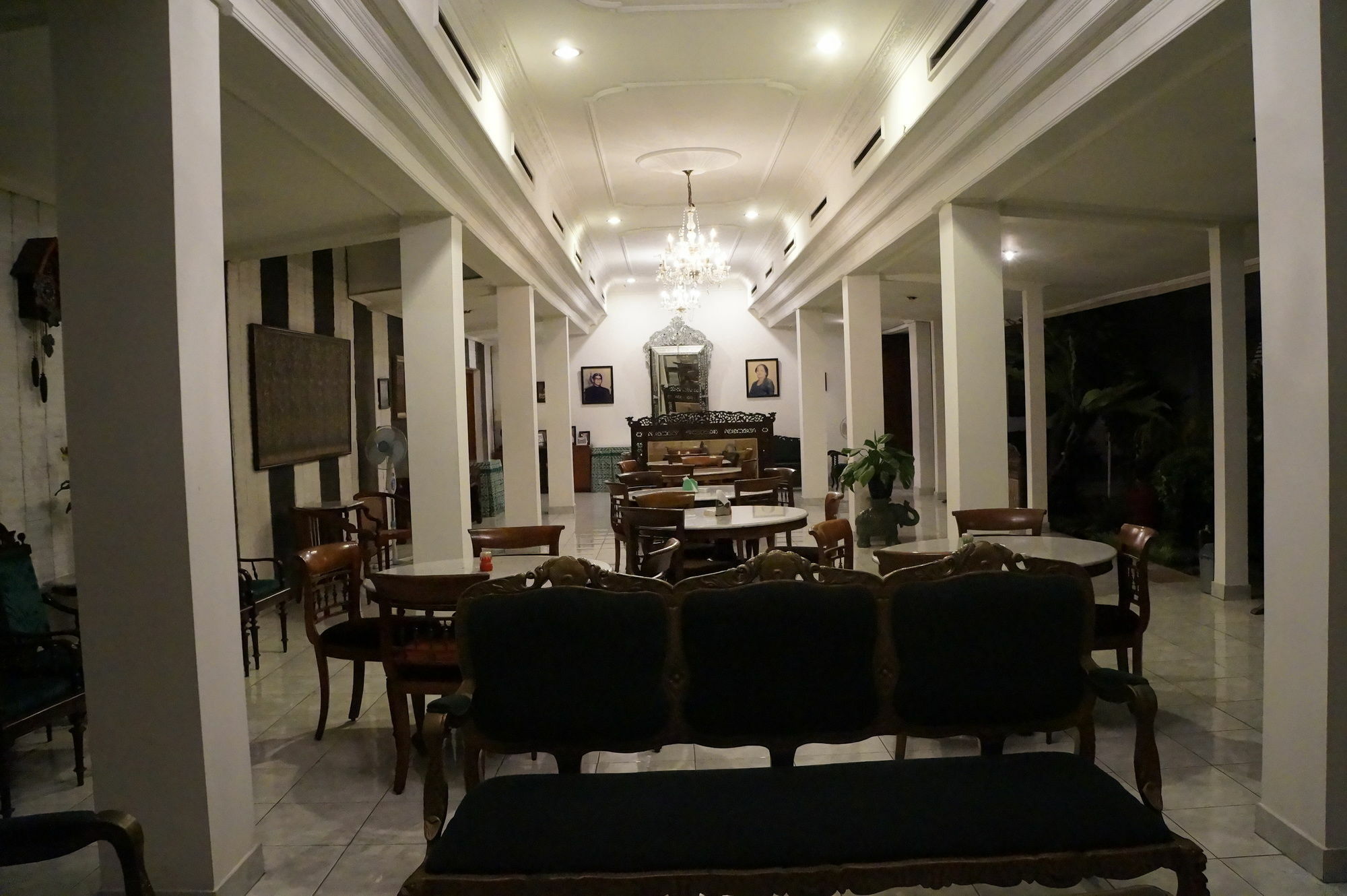 Hotel Kirana Yogyakarta Bagian luar foto